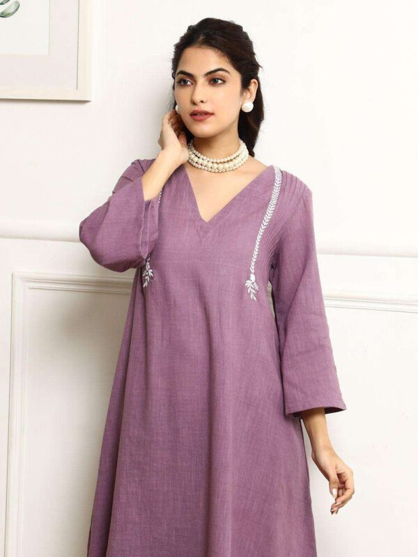 Fresh & Floral ? XXL Cotton Dress with Stunning Embroidery & Prints(XL) - Image 2