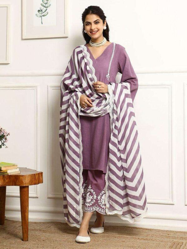 Fresh & Floral ? XXL Cotton Dress with Stunning Embroidery & Prints(XL) - Image 4