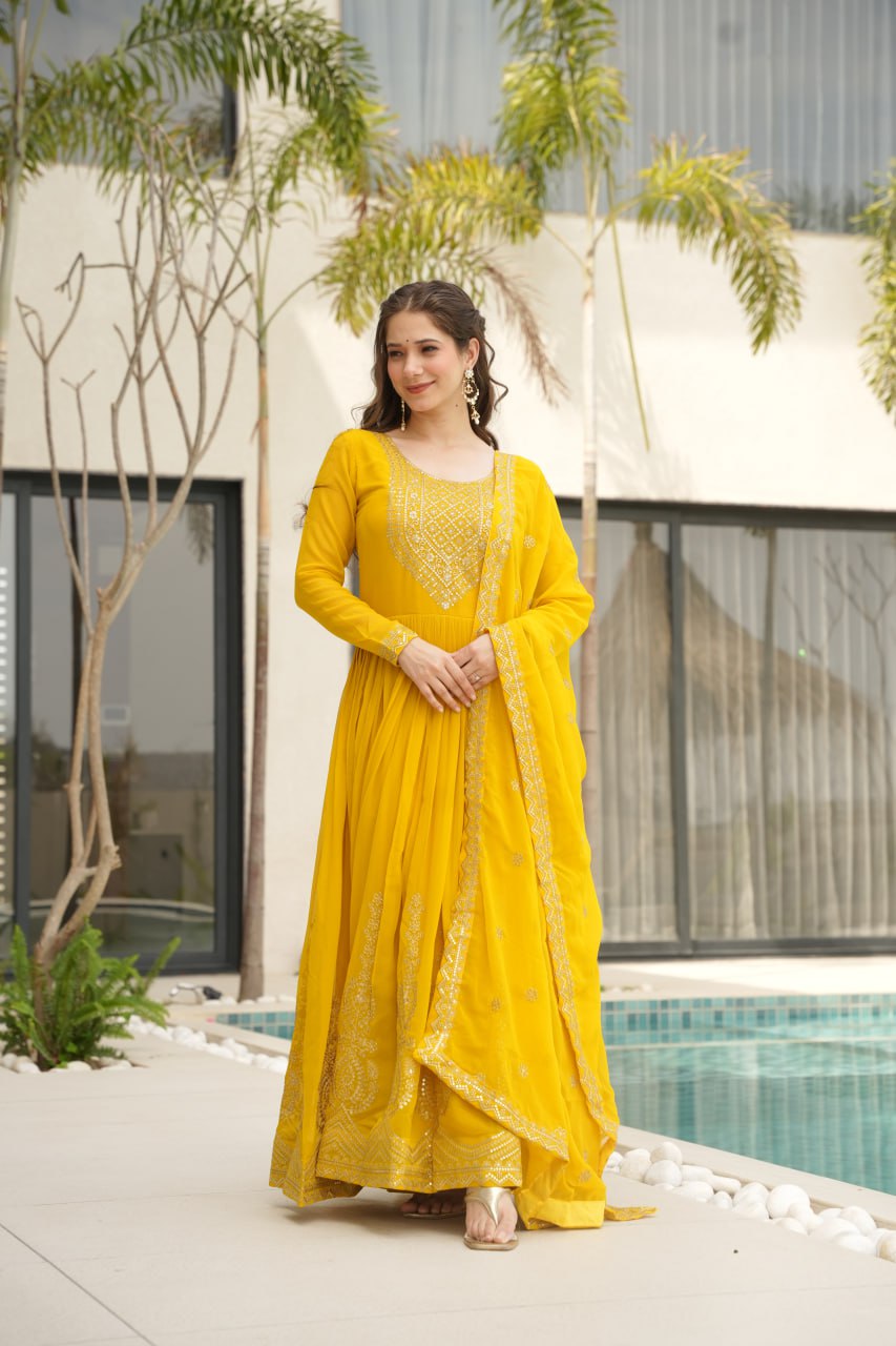 Women's Cotton Embroidered Anarkali Gown With Dupatta Set - Image 8